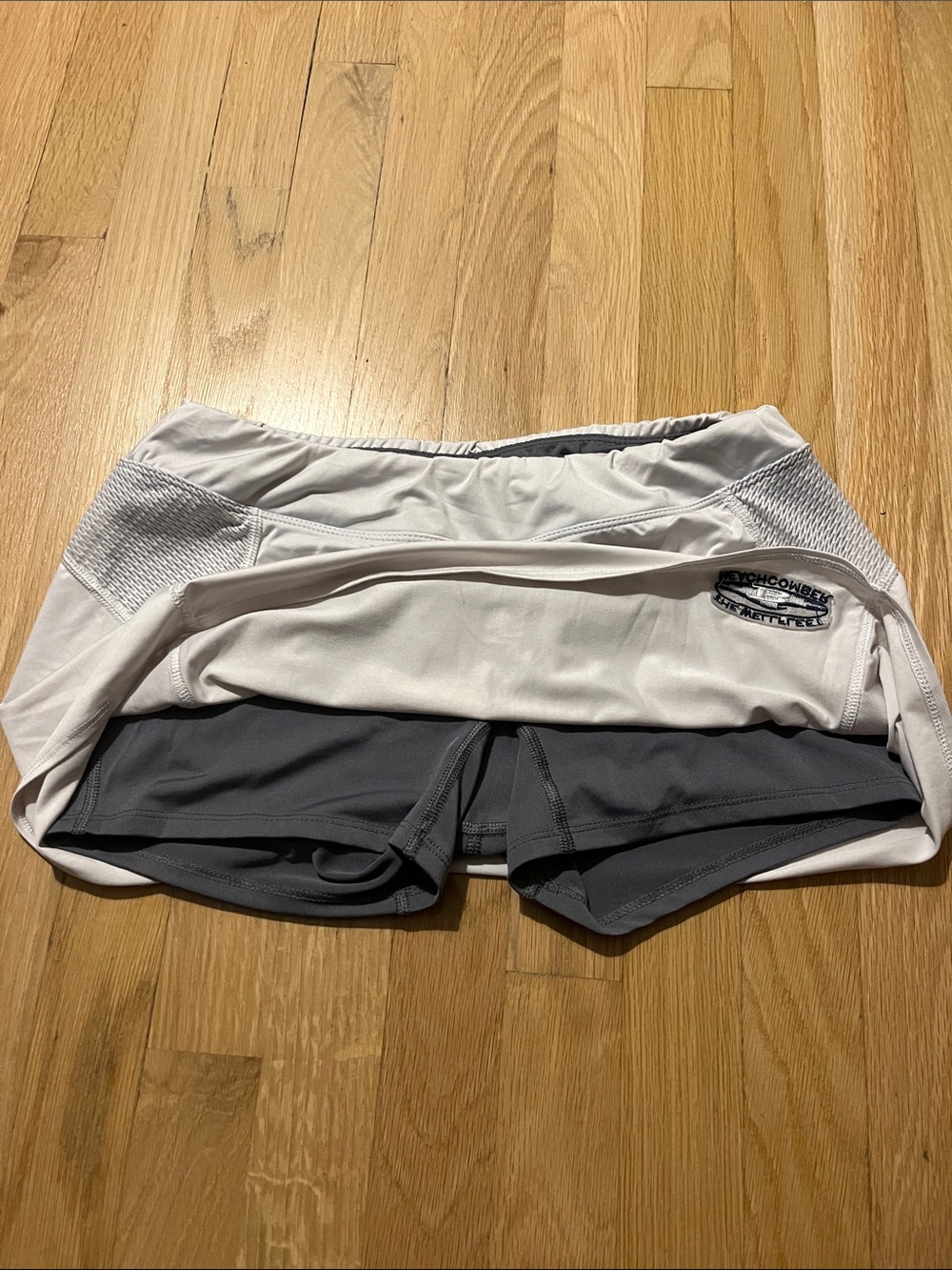 White Athletic Skort with Mesh Waistband- Wellfleet Beachcomber - Picture 4 of 4
